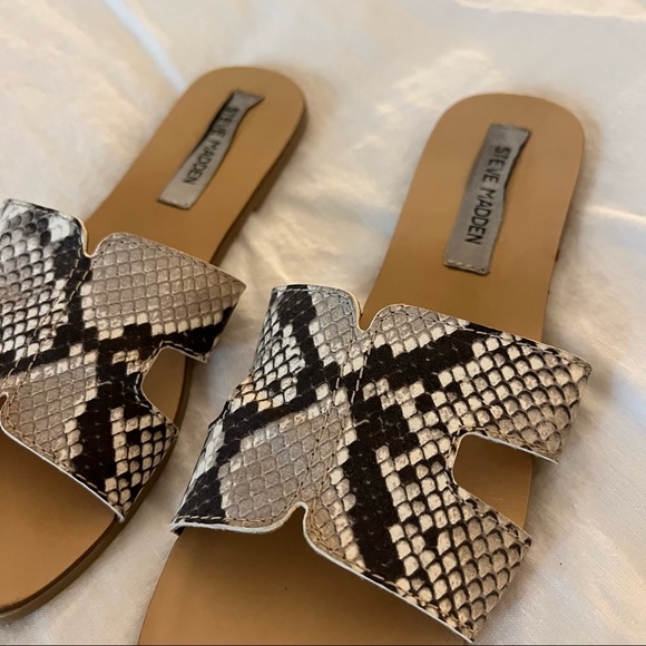 Steve Madden Sayler Snake Print Slide Sandals - Picture 4 of 6
